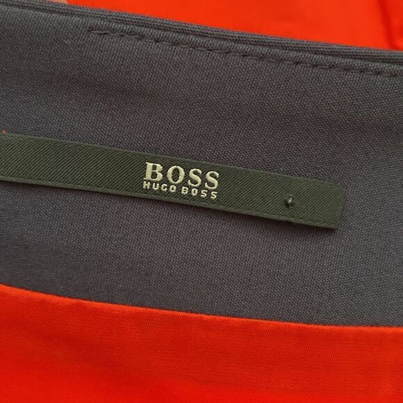 Hugo Boss pencil skirt, size 8 - Picture 4 of 7